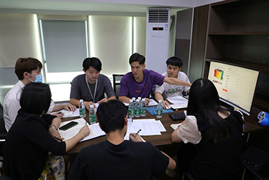 客戶來訪講解公司及行業